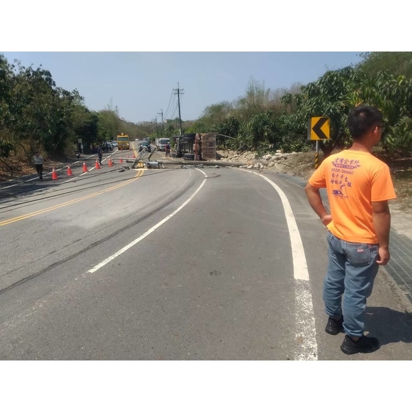 工程車車禍翻覆處理