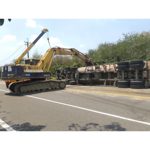 工程車車禍翻覆處理,三太子工程行