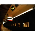 瑯鋼板新板橋火車站琺月台燈箱(4個月台共1600M) - 龍諸企業有限公司