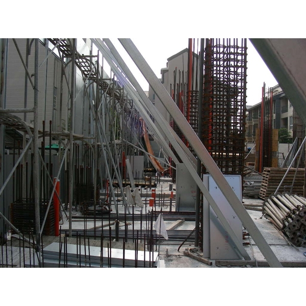 (免拆模)長川營造.高雄大學南路內部施工