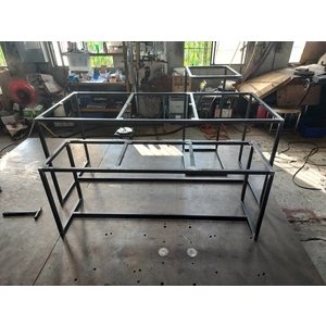 057A75 展示桌；高低桌；鐵件 , 棨專工業有限公司