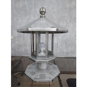 032F51 門前燈；廟門前燈；燈具；客製化鐵件；鐵件 , 棨專工業有限公司