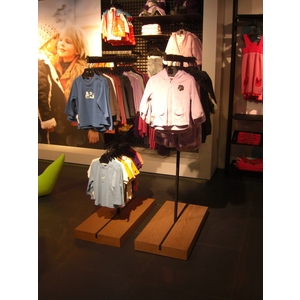 057A18 T型展示架；鐵件,棨專工業有限公司