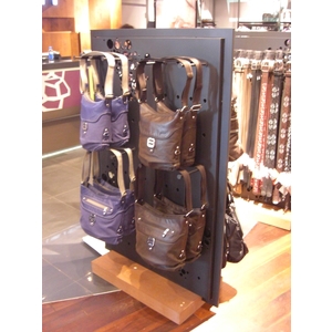 CI-003 皮包架；鐵件,棨專工業有限公司