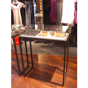 手錶眼鏡櫃；鐵件,棨專工業有限公司