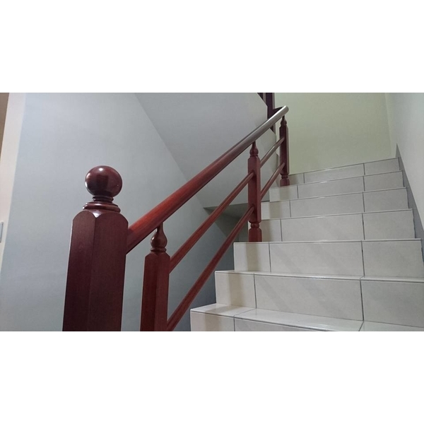 紅木色雙圓木扶手