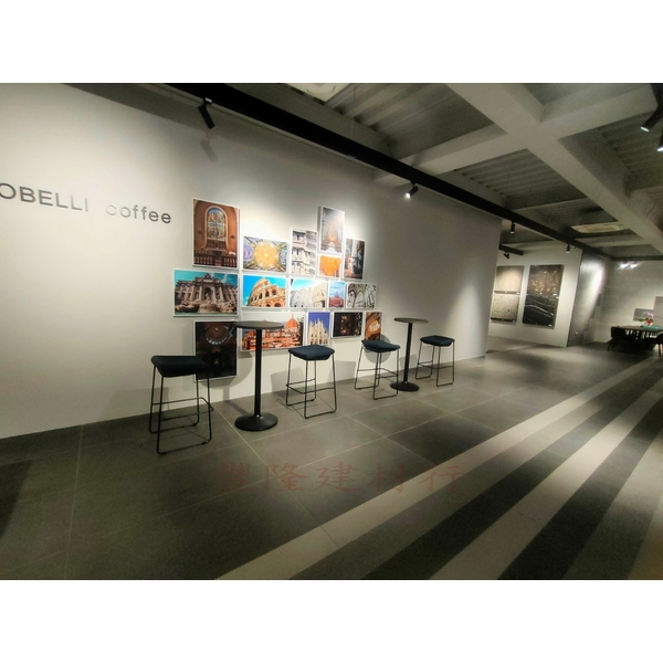 高雄展中,豐隆建材行