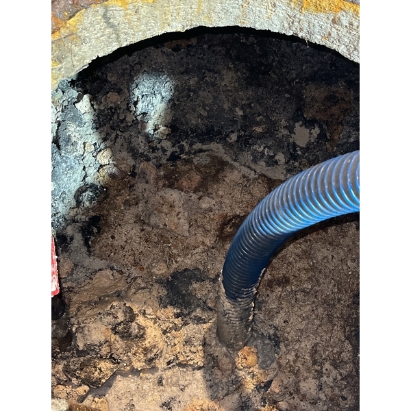 清理化糞池施工前後