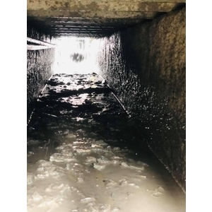 高壓水刀沖吸清溝車、清理水溝、暗溝，涵管