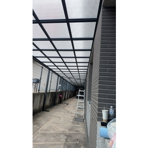 南投巷子採光罩工程｜住宅採光遮雨棚客製施工 - 峻源企業社
