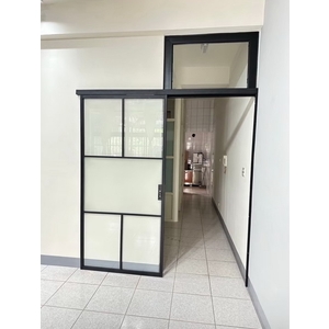 細鋁框玻璃門工程｜簡約俐落鋁框門設計 - 峻源企業社