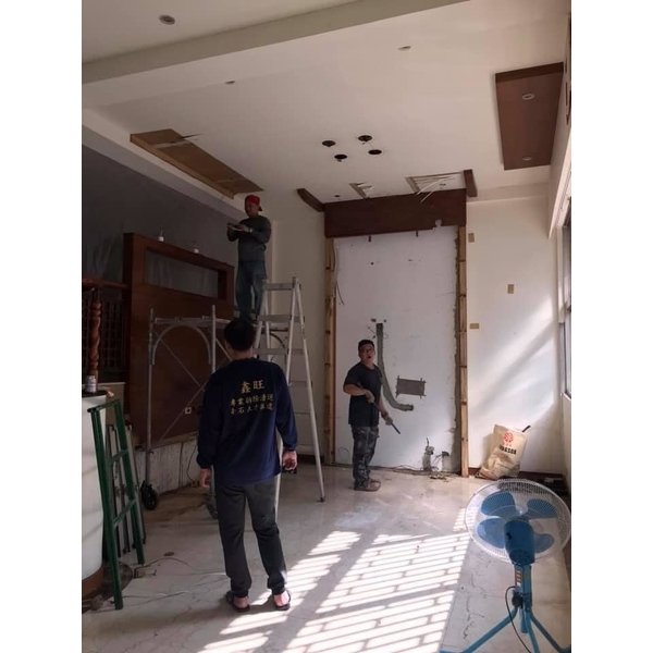 打除廁所+拆除裝潢（含鐵捲門）