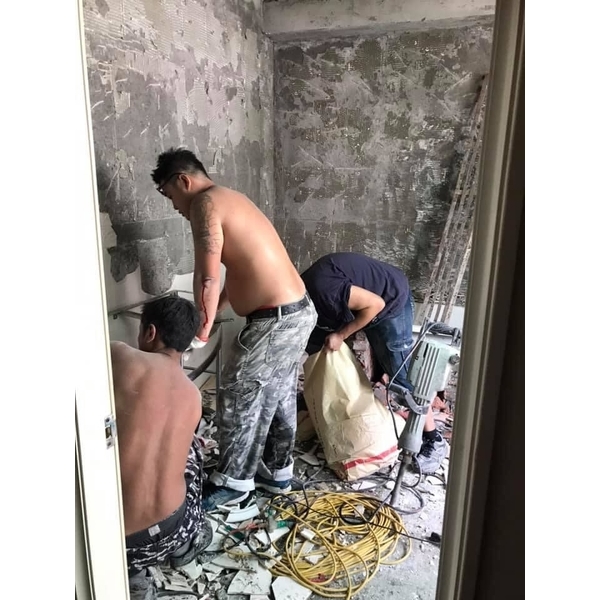 打除廁所+拆除裝潢（含鐵捲門）-鑫旺統力工程有限公司