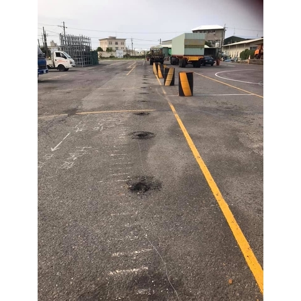 怪手開挖鑿洞-鑫旺統力工程有限公司