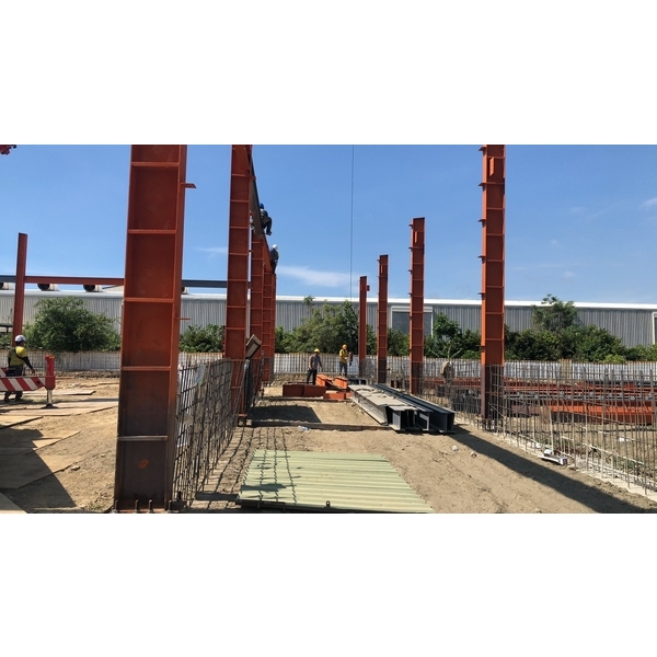 廠房鋼構 廠房鋼構-卓越工程行