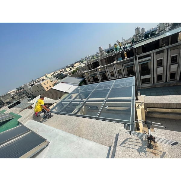 採光罩,卓越工程行