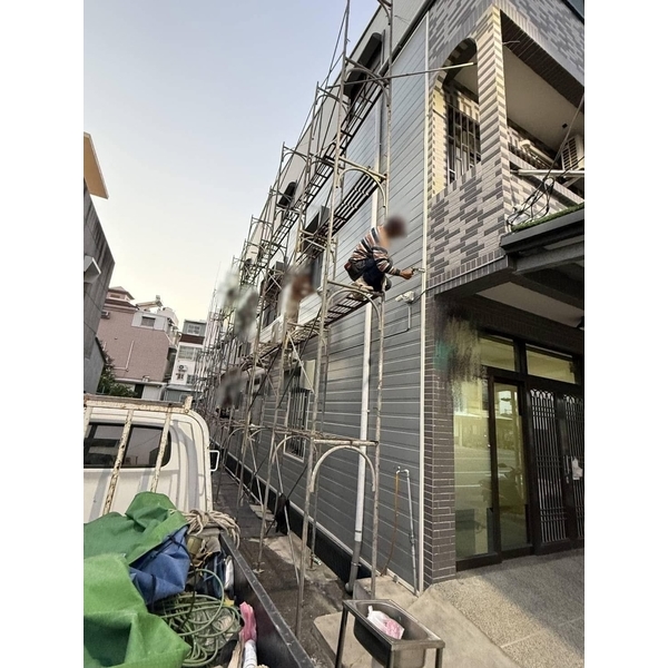 外牆穿鐵衣（裝潢板＆企口板）