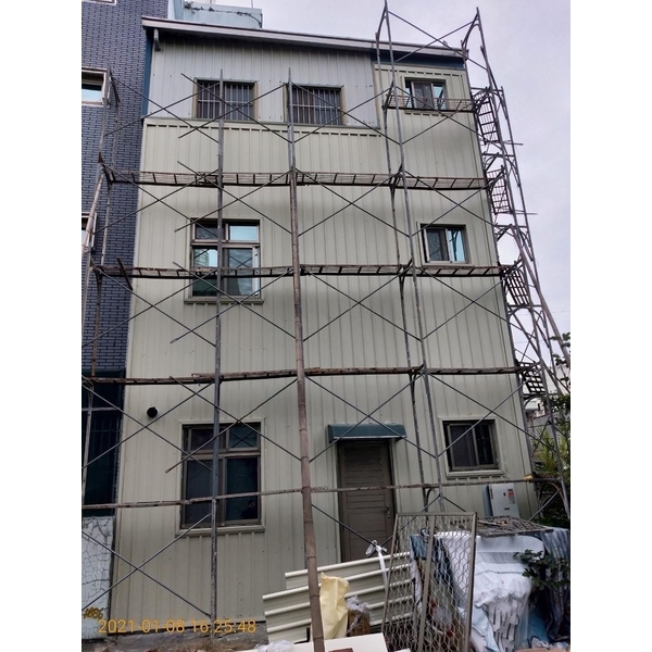 外牆穿鐵衣（五溝清板）