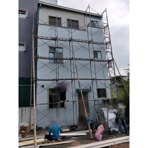 外牆穿鐵衣（五溝清板）