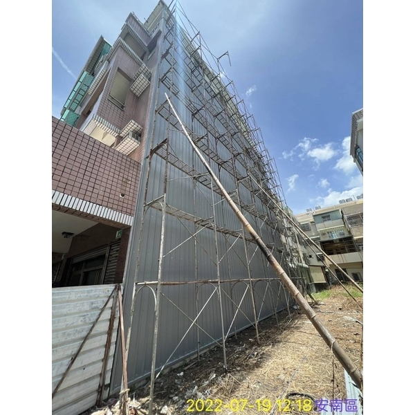 外牆穿鐵衣（五溝清板＆企口板）