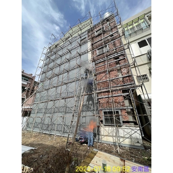 外牆穿鐵衣（五溝清板＆企口板）