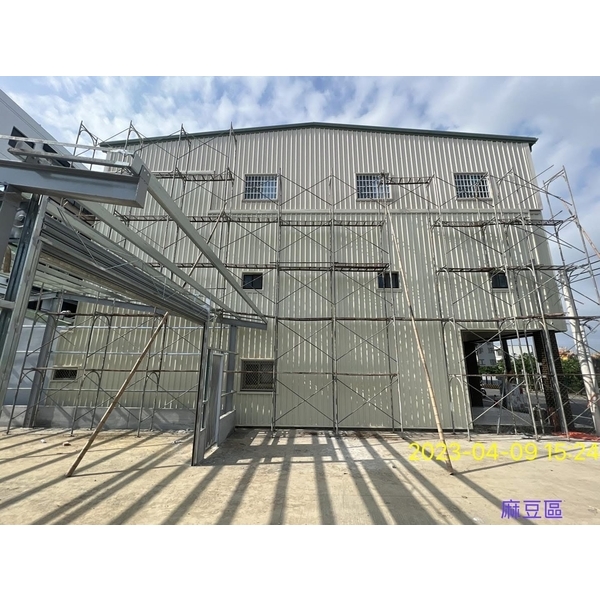 外牆穿鐵衣（五溝清板）