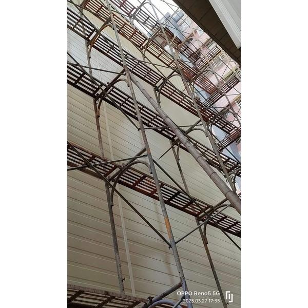 外牆穿鐵衣（裝潢板）