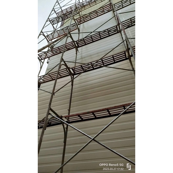 外牆穿鐵衣（裝潢板）