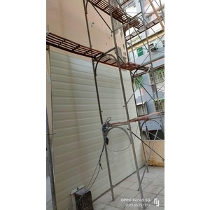 外牆穿鐵衣（裝潢板）