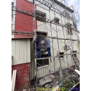 外牆穿鐵衣（c型鋼&白鐵裝潢板）