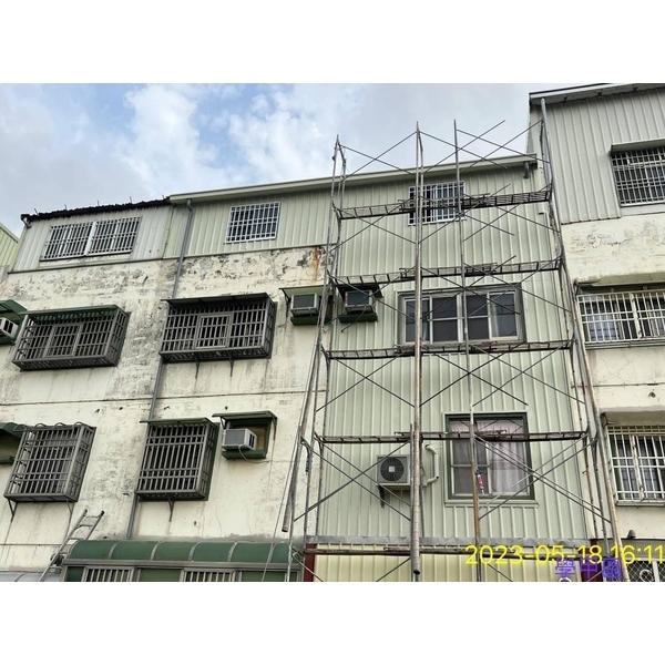 外牆穿鐵衣（五溝清板）