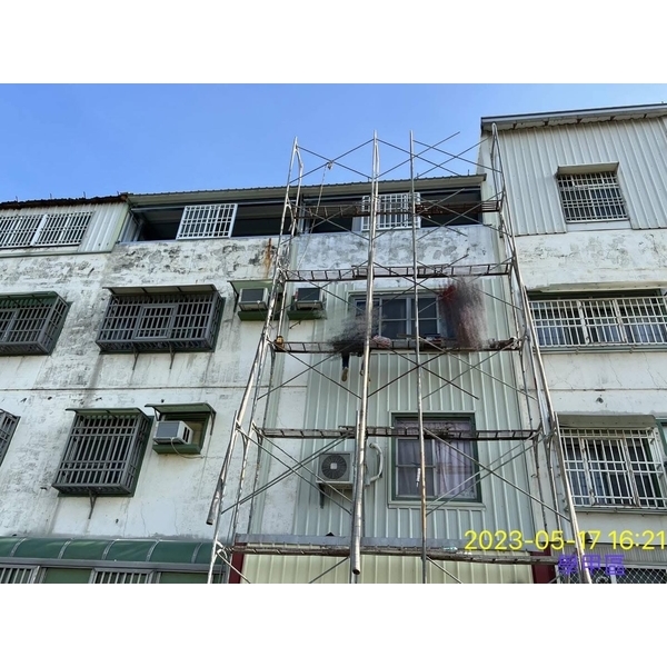 外牆穿鐵衣（五溝清板）