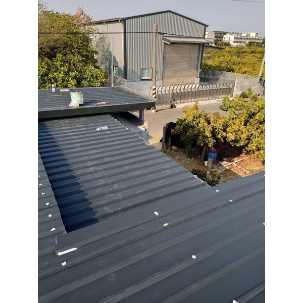 貨櫃屋搭建鐵皮屋（五溝清板）