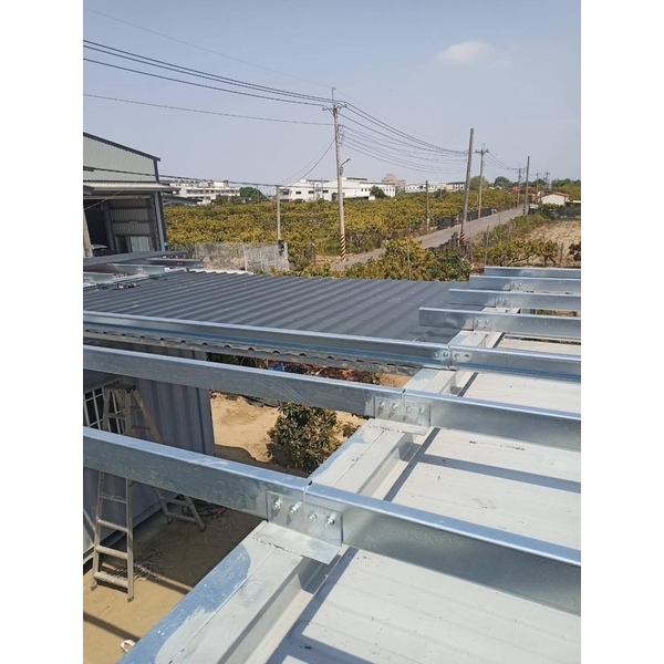 貨櫃屋搭建鐵皮屋（五溝清板）