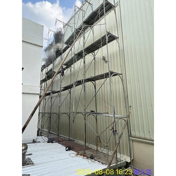 外牆穿鐵衣（五溝清板）