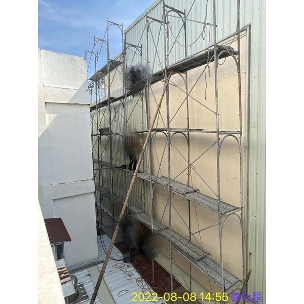 外牆穿鐵衣（五溝清板）