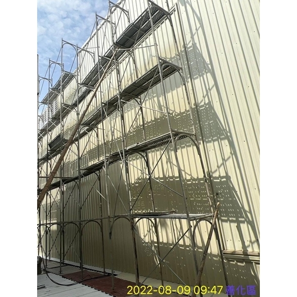 外牆穿鐵衣（五溝清板）