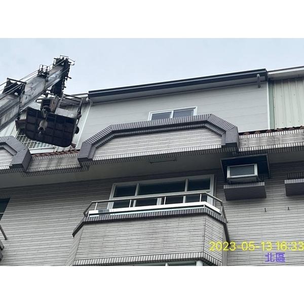 案例1：白鐵玻璃鋼瓦＆裝潢板