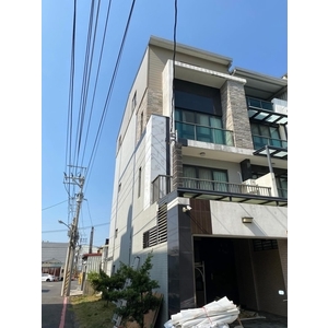 案例1：白鐵玻璃鋼瓦＆裝潢板