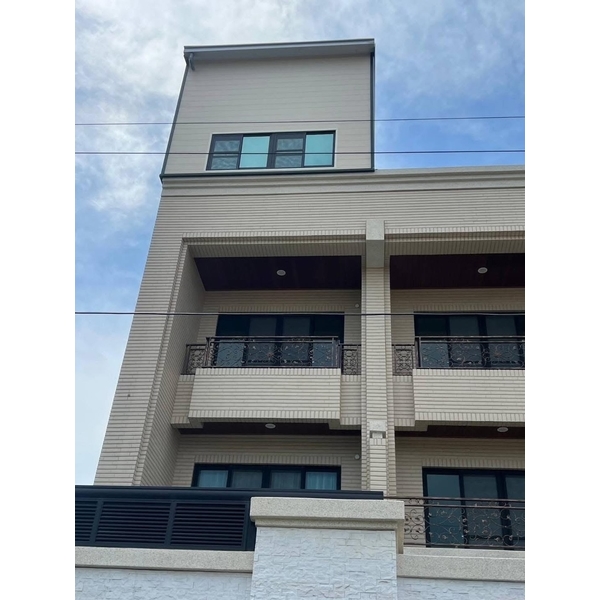 案例3：三合一鋼板＆裝潢板