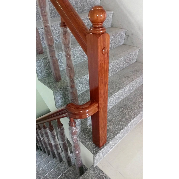 木樓梯扶手