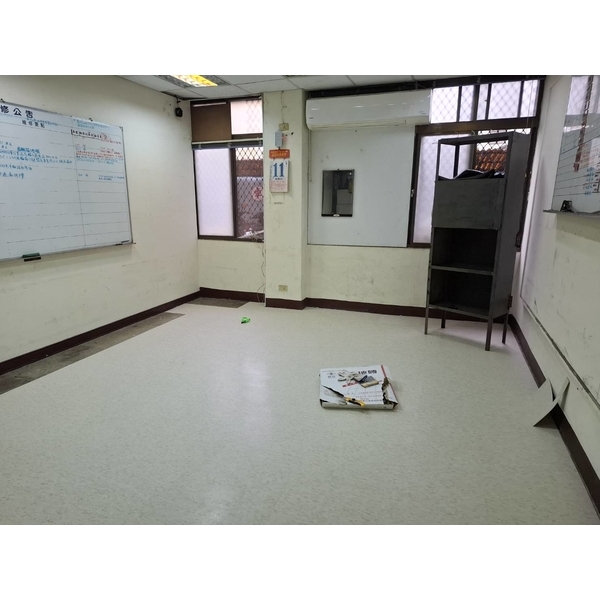 文康室塑膠地板舖設-張驊室內裝修工程有限公司