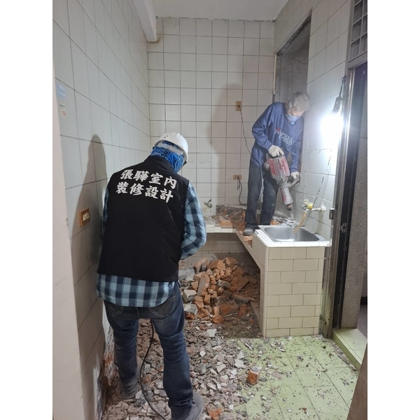 廚房整修泥作打底工程－新竹市新莊街,張驊室內裝修工程有限公司