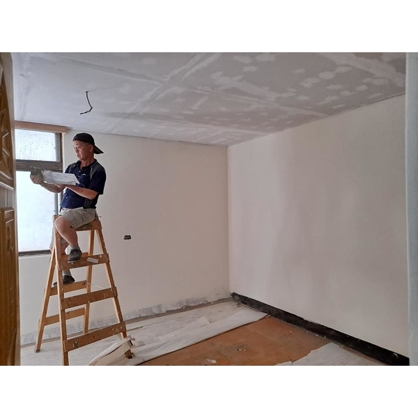 卧室披土及油漆粉刷 卧室披土及油漆粉刷-張驊室內裝修工程有限公司