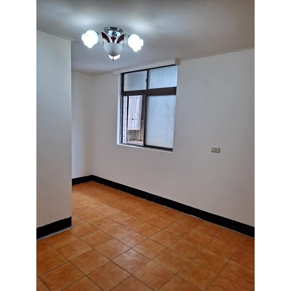 卧室披土及油漆粉刷 卧室披土及油漆粉刷-張驊室內裝修工程有限公司