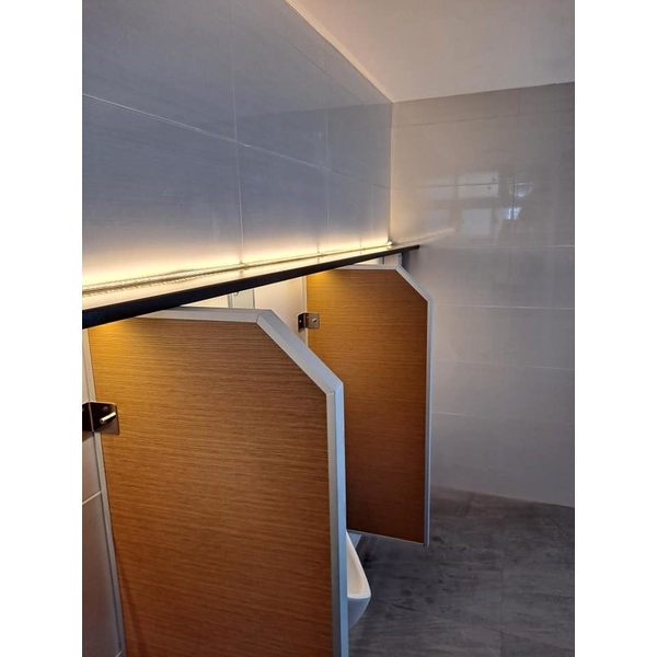 辦公室男廁所整修-張驊室內裝修工程有限公司