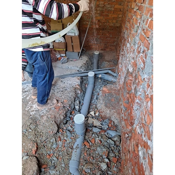 廁所整修、水電配管作業-張驊室內裝修工程有限公司