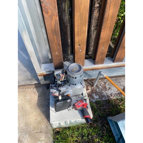 智慧鐵捲門控制器-品佑科技企業社