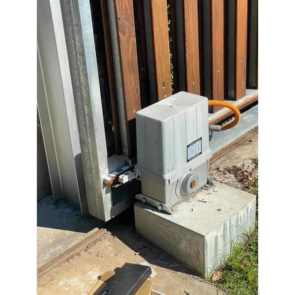 智慧鐵捲門控制器-品佑科技企業社