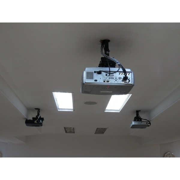 視聽設備（投影機）,品佑科技企業社